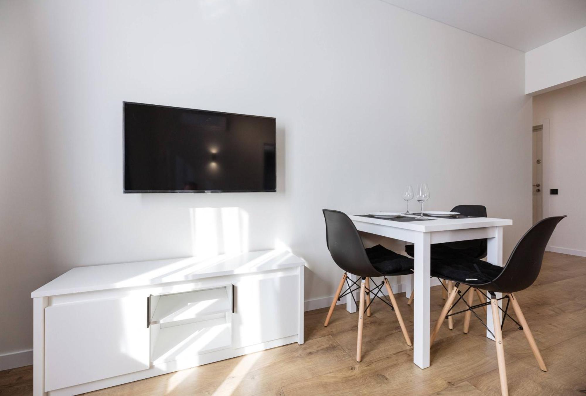 Apartmán Квартири Люкс Метро Чернігівська Kyjev Exteriér fotografie