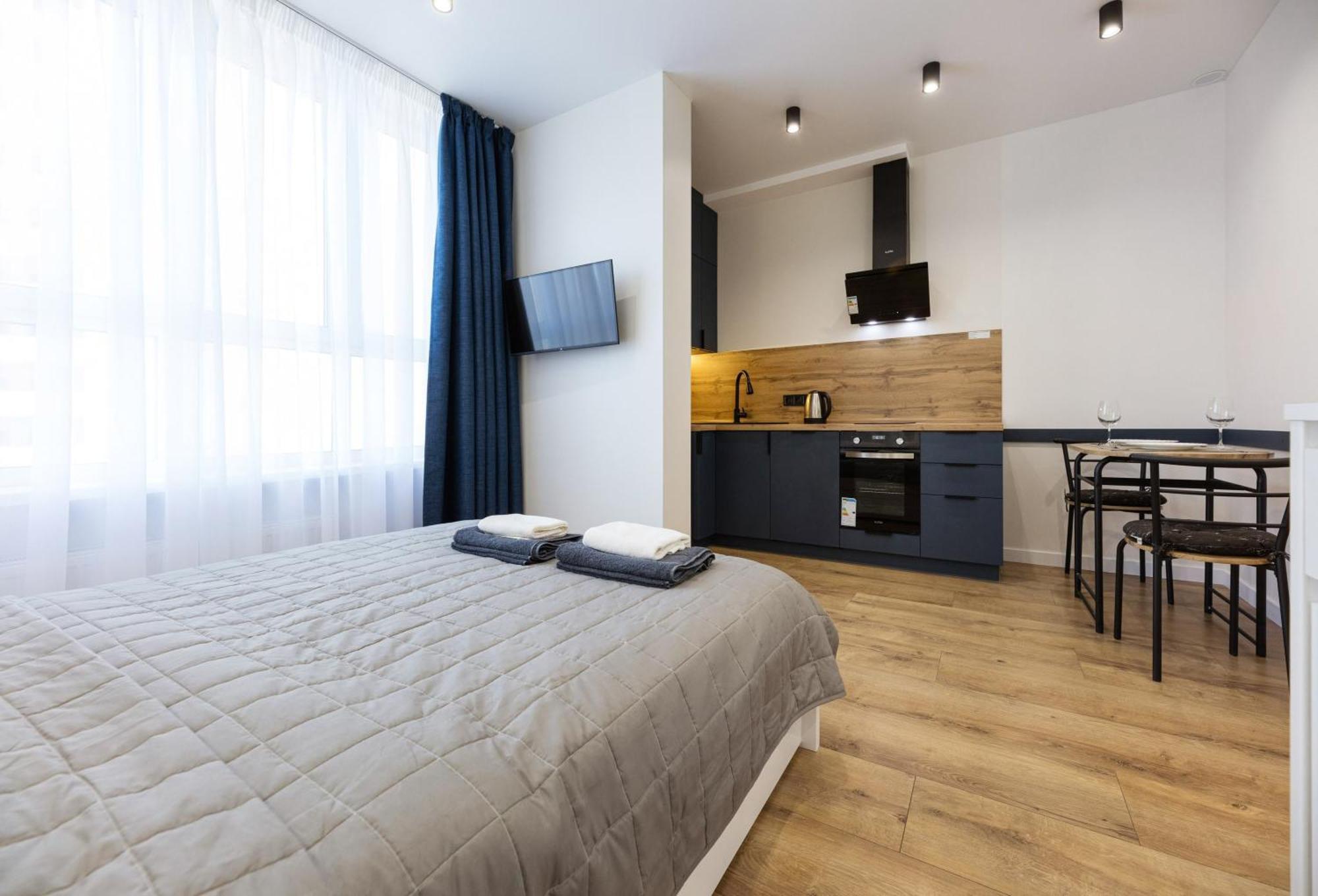 Apartmán Квартири Люкс Метро Чернігівська Kyjev Exteriér fotografie